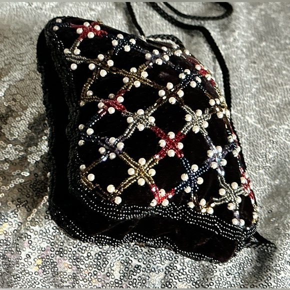 Black Beaded Crossbody Bag - Picture 8 of 16